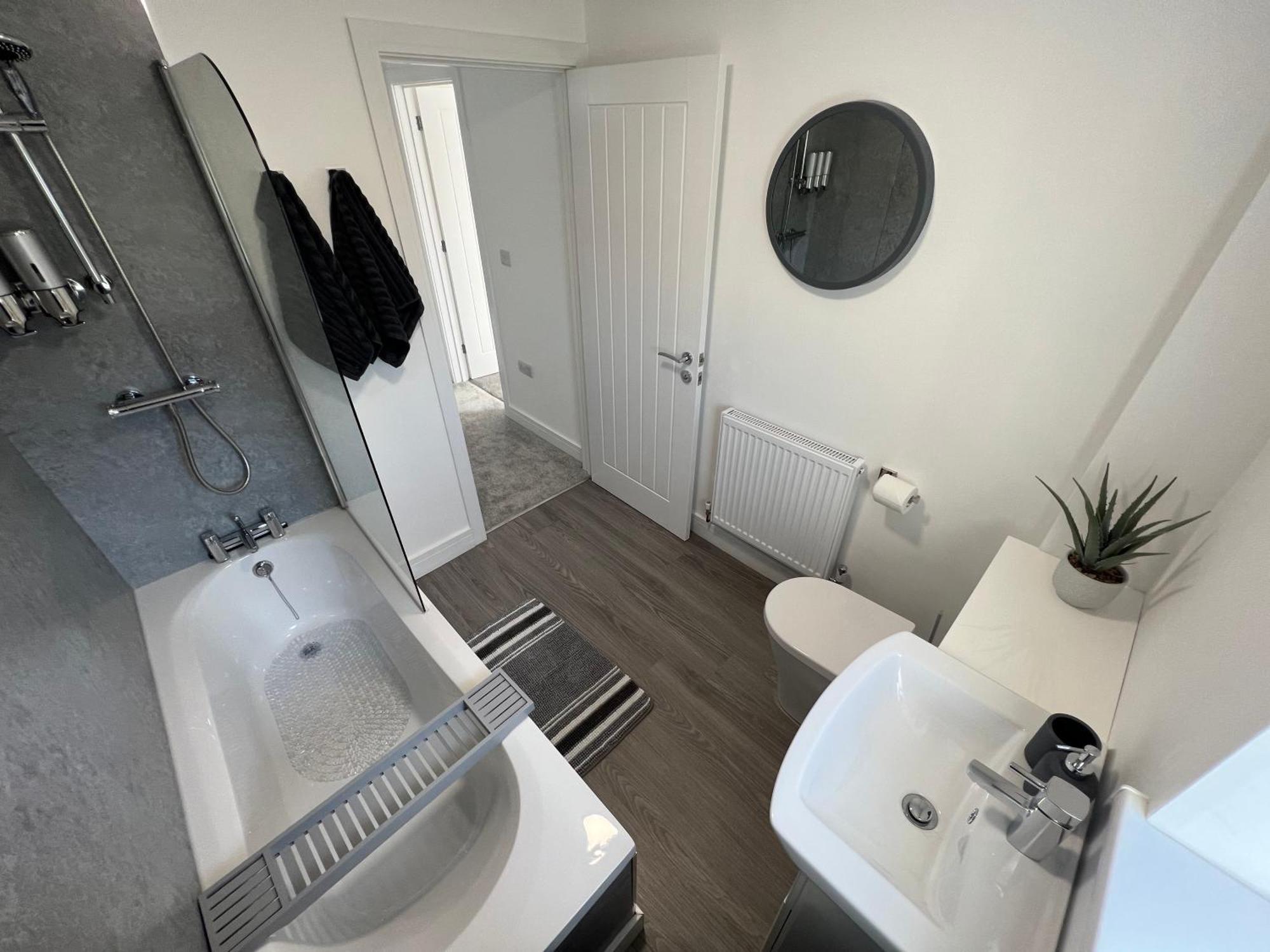 Modern, Two Double Bedroom House With Free Parking Chepstow Exterior foto