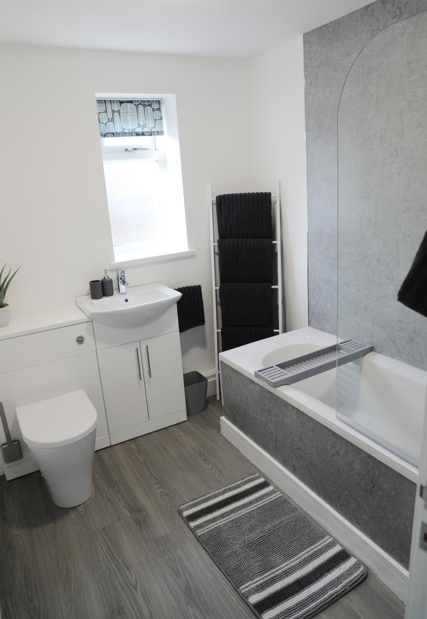 Modern, Two Double Bedroom House With Free Parking Chepstow Exterior foto